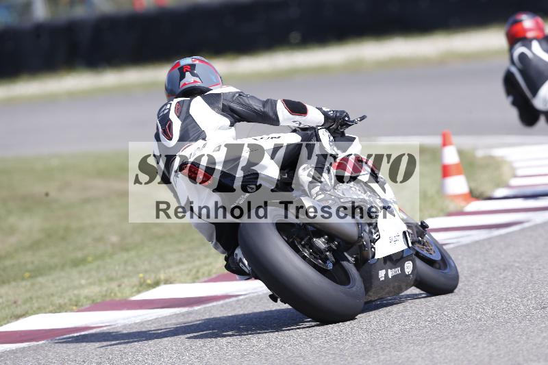 Archiv-2025/49 26.08.2025 Cornu Master School ADR/gruen-vert/unklar